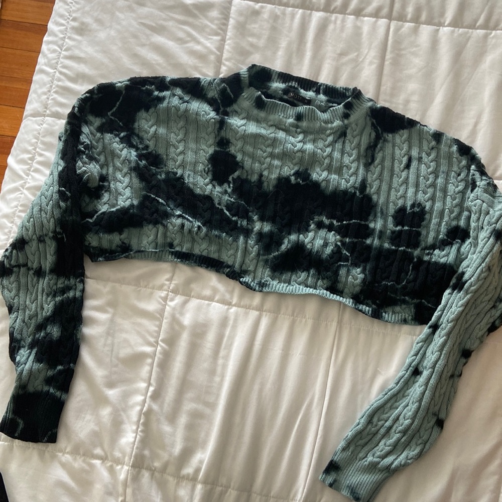 Super crop sweater